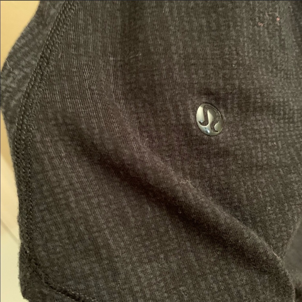 Lululemon tank - Picture 5 of 8